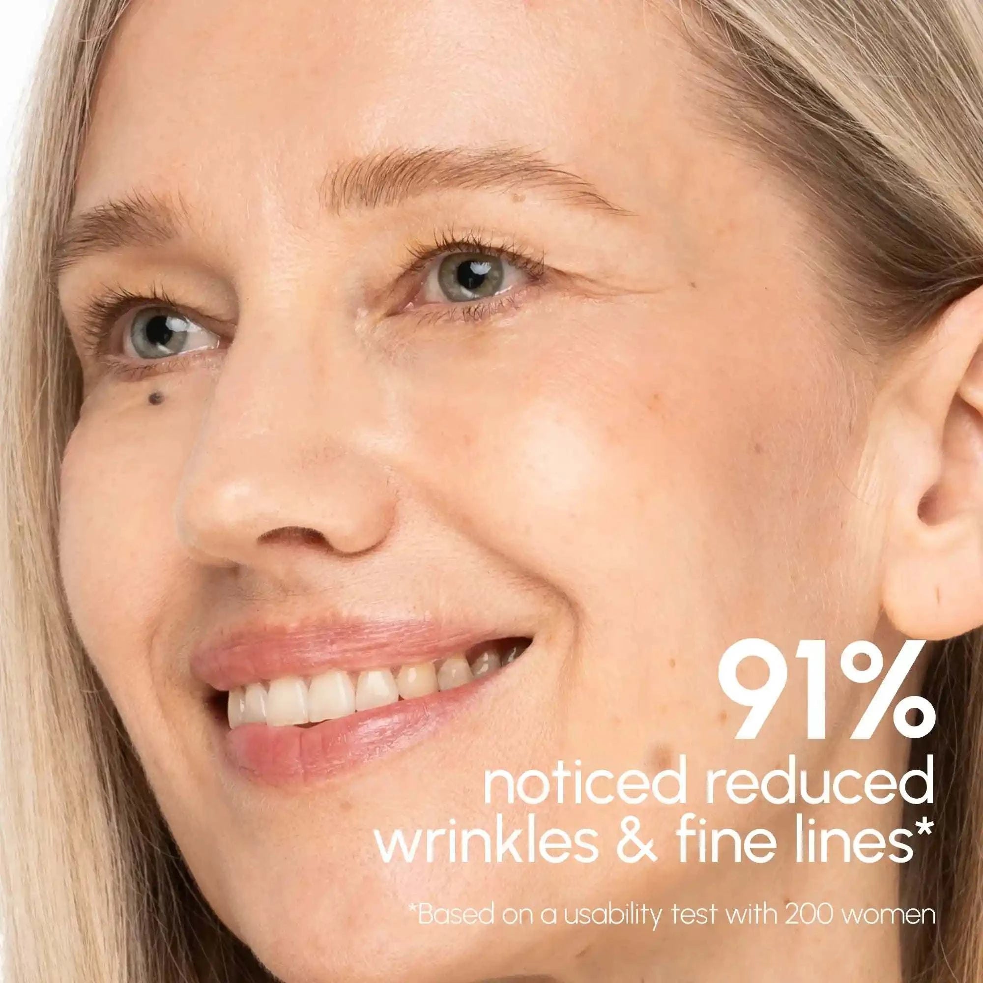 Collagen and retinol toner pads for anti-aging skincare