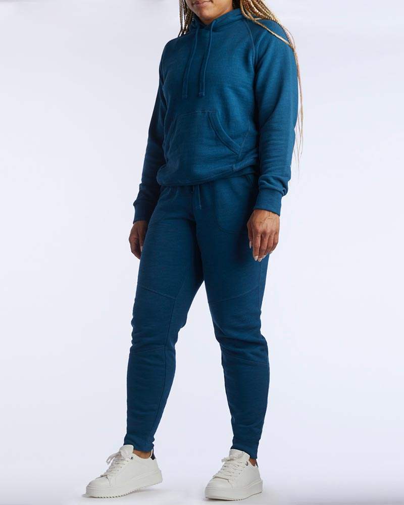 Freasy Jogger in deep teal with a smooth, solid-color fabric, elastic waist, tapered legs and ribbed ankle cuffs