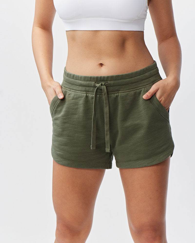 Freasy Short in olive green cotton with a wide rib-knit waistband, drawstring tie and front pockets