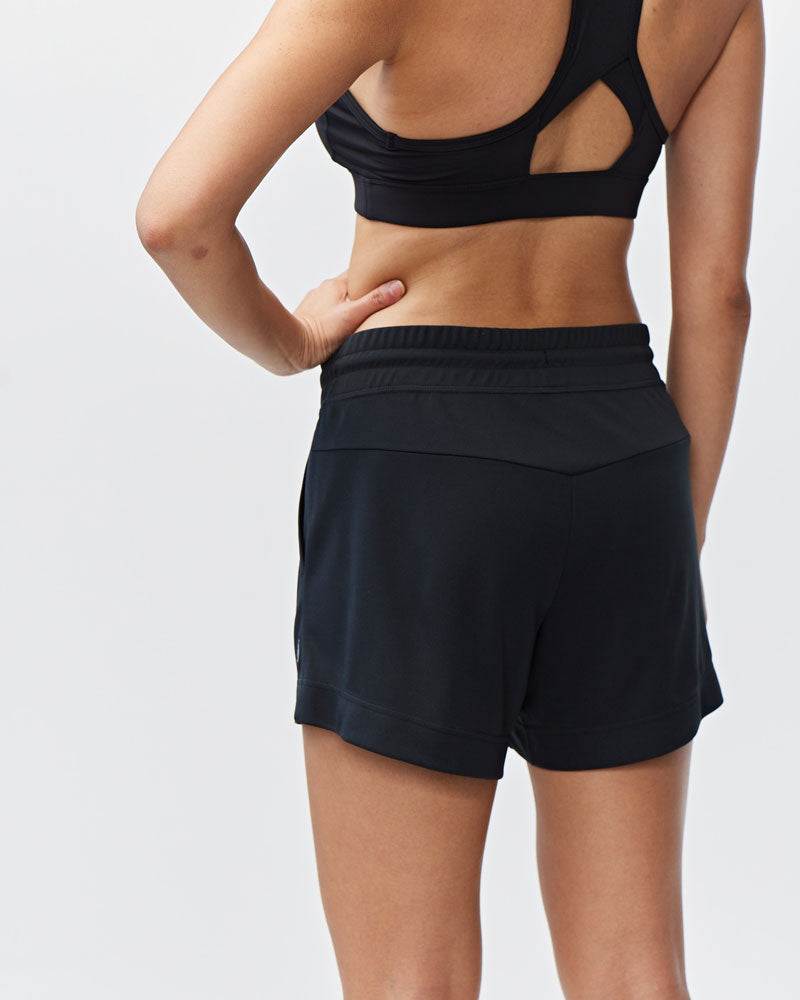 G5 Advance 4.5" Knit Short in black soft knit fabric with an elastic waistband and relaxed, vented hems
