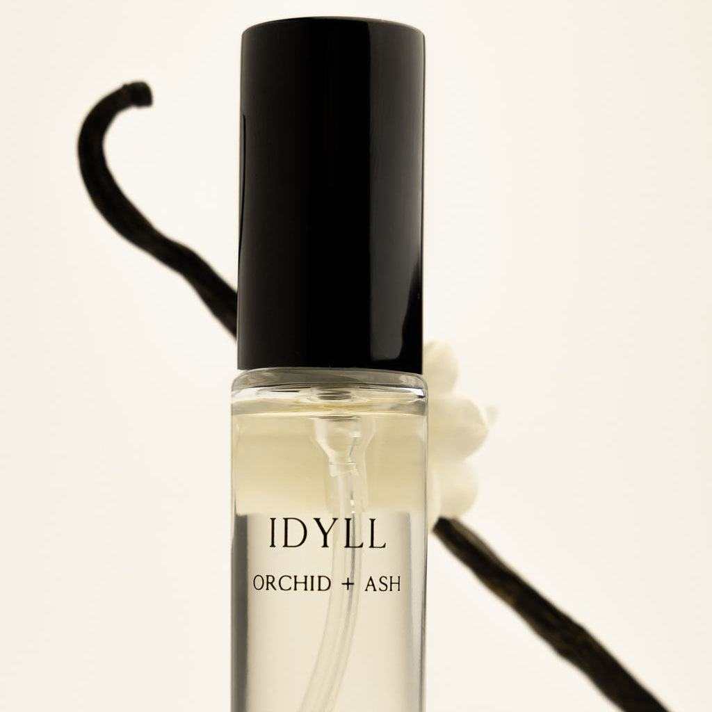IDYLL perfume travel spray bottle with jasmine and vanilla scent