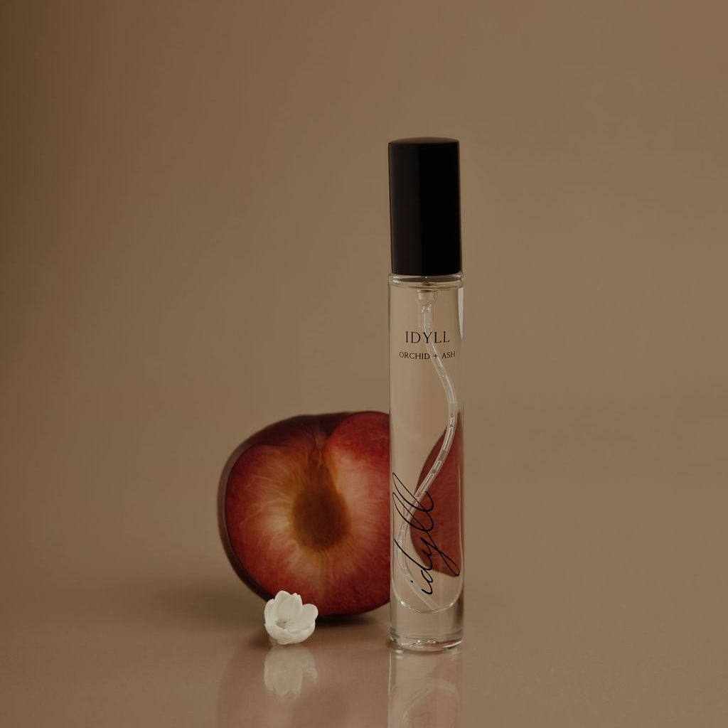 IDYLL Perfume Travel Spray bottle with jasmine and vanilla scent