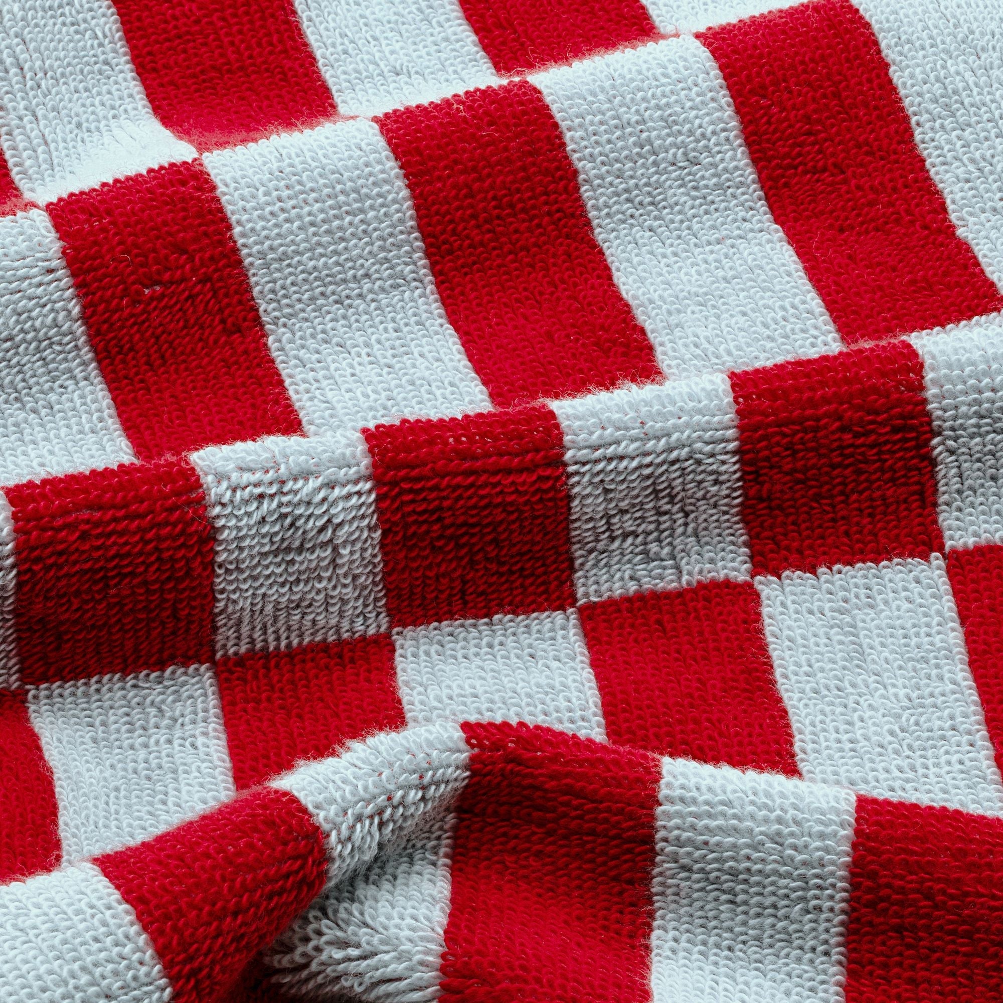 Pietra Australian Cotton towels set with warped-checkered design