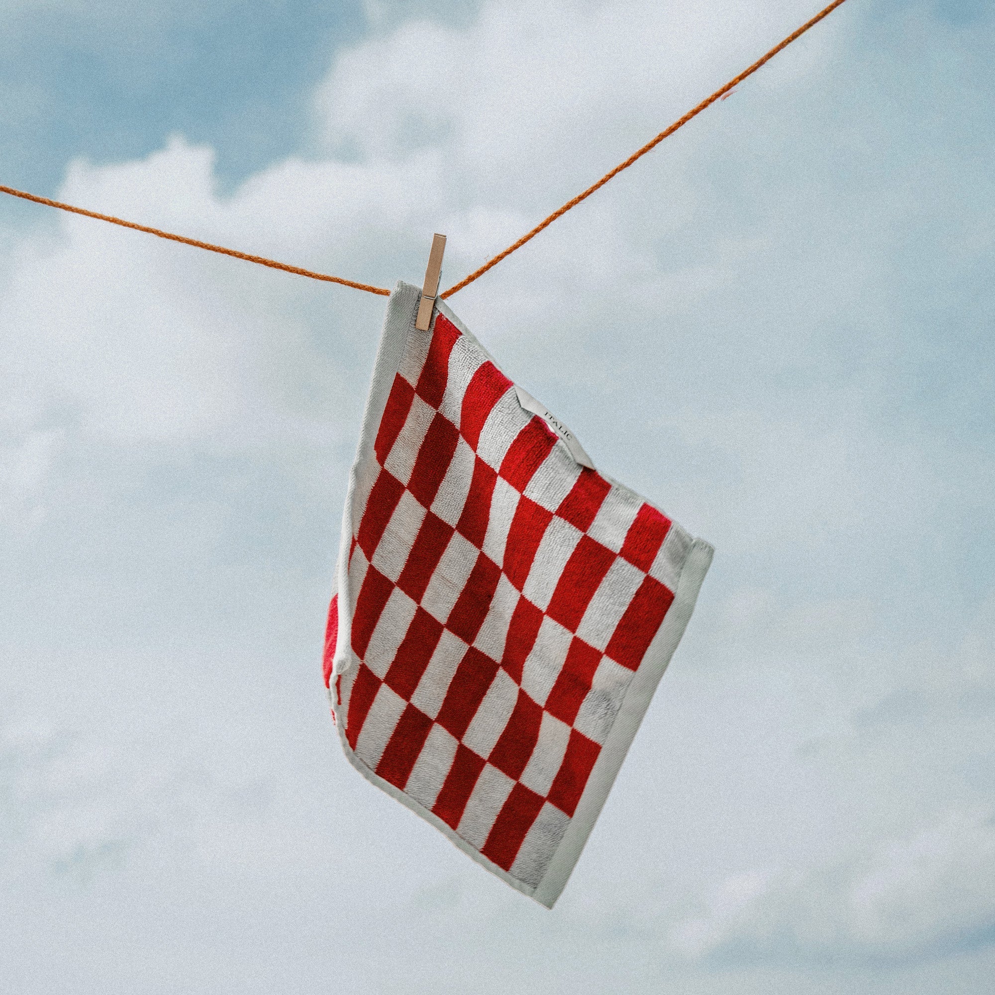 Pietra Australian cotton towels with warped-checkered design