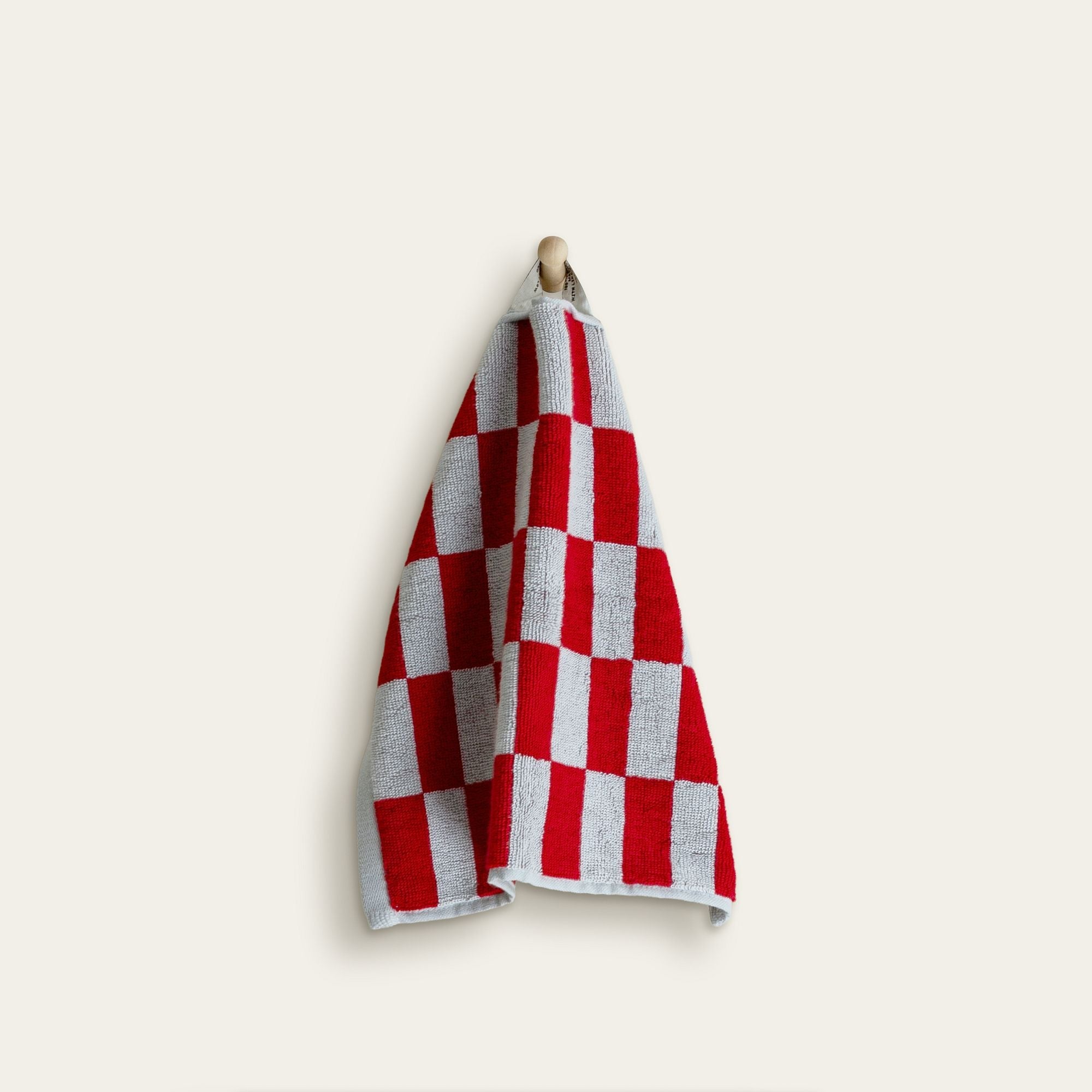 Pietra Australian Cotton towels with warped-checkered design