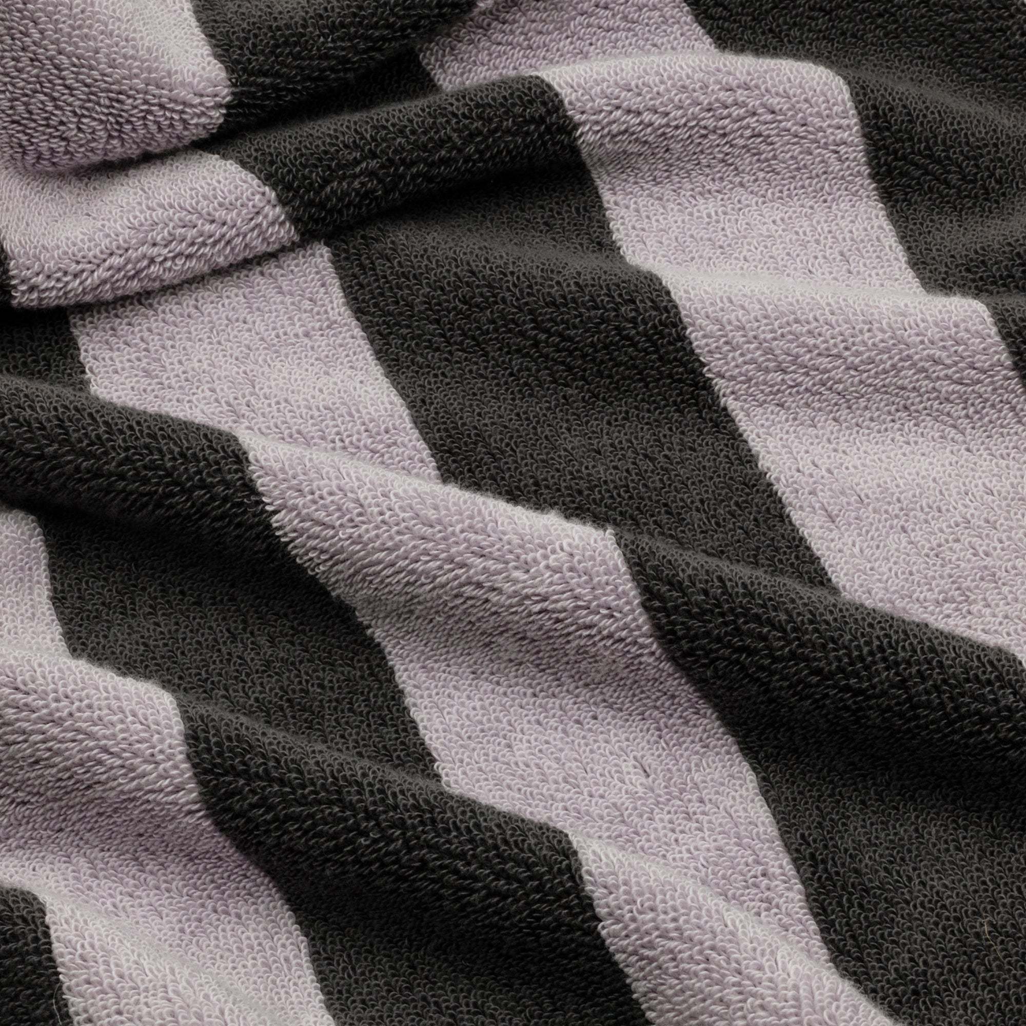 Shadmoor Australian cotton towels set with geometric pattern and locker loops