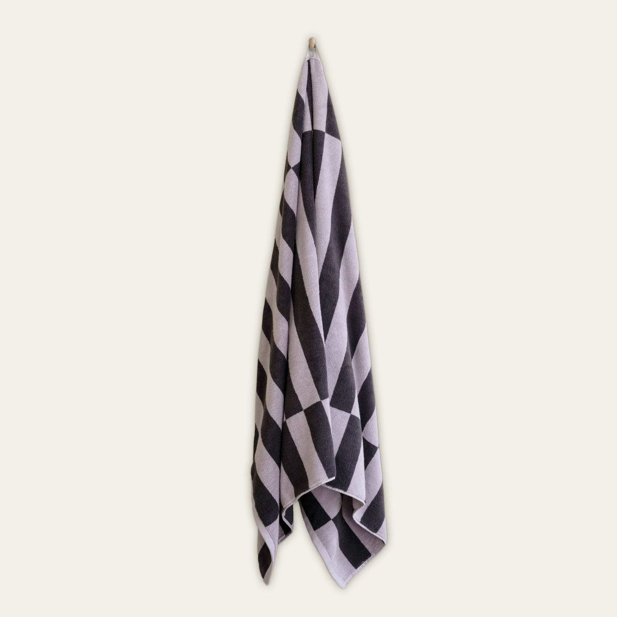 Shadmoor Australian Cotton towels set with geometric pattern