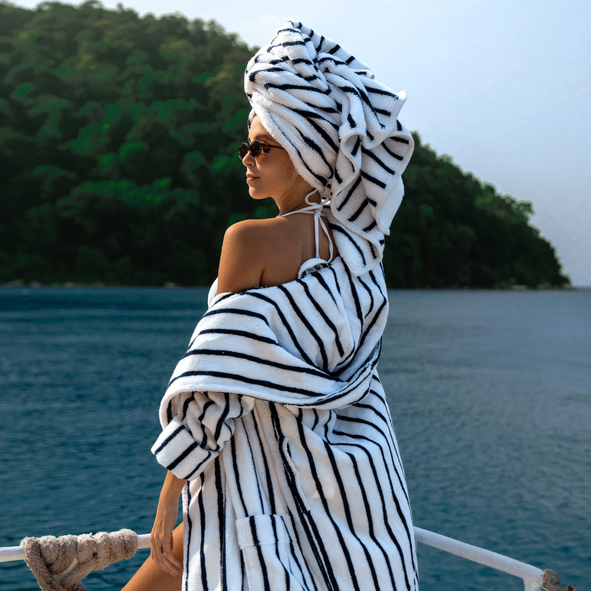 Ultraplush Australian cotton unisex bathrobe with hood and pockets