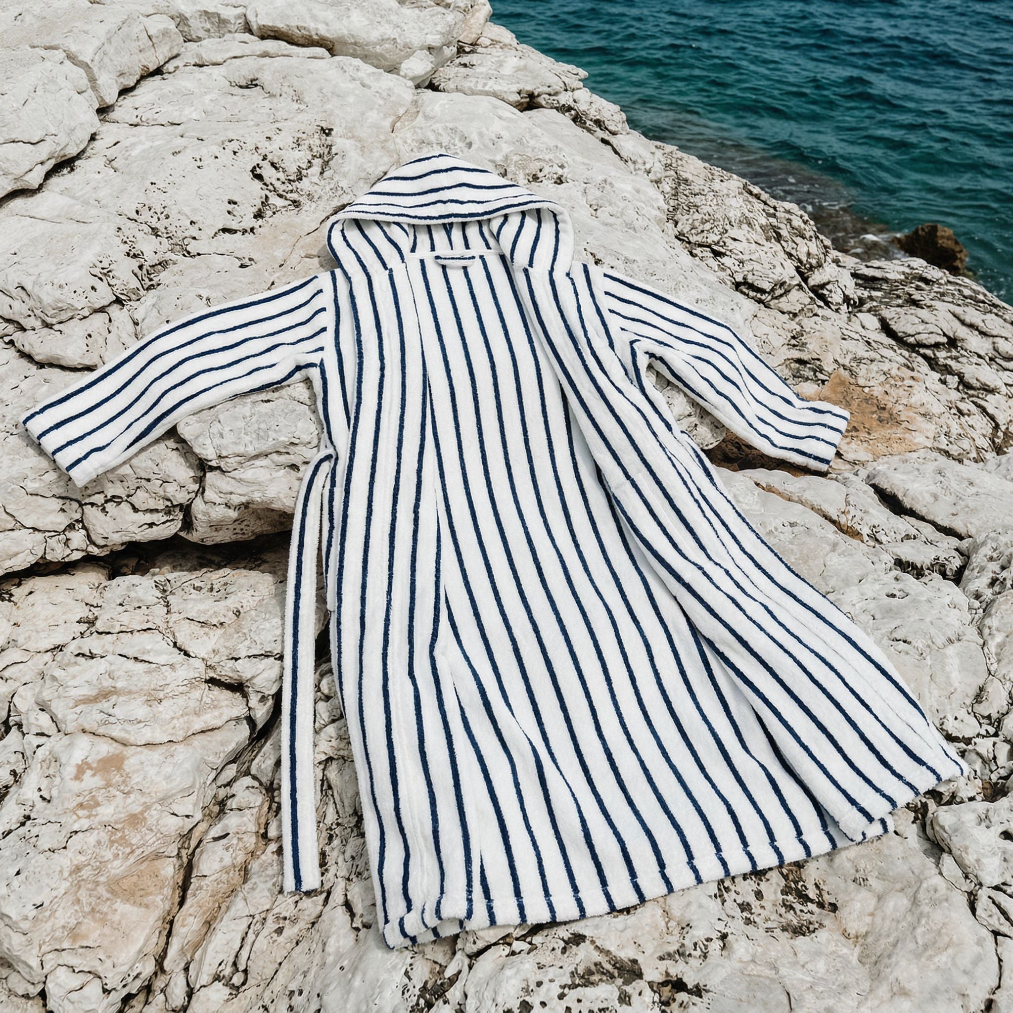 Ultraplush unisex bathrobe made from 100% Australian cotton with hood and pockets