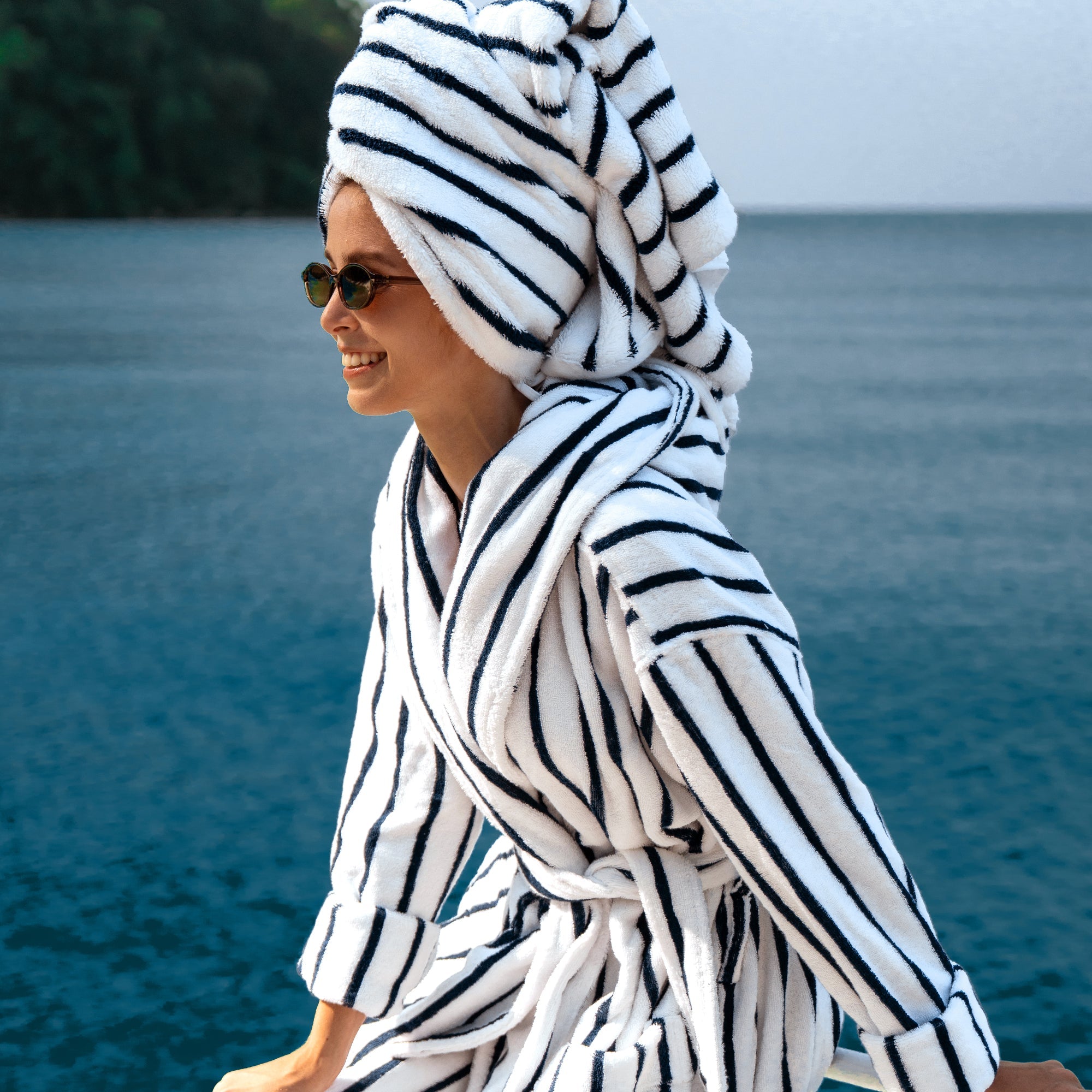 Unisex ultraplush Australian cotton bathrobe with hood and pockets