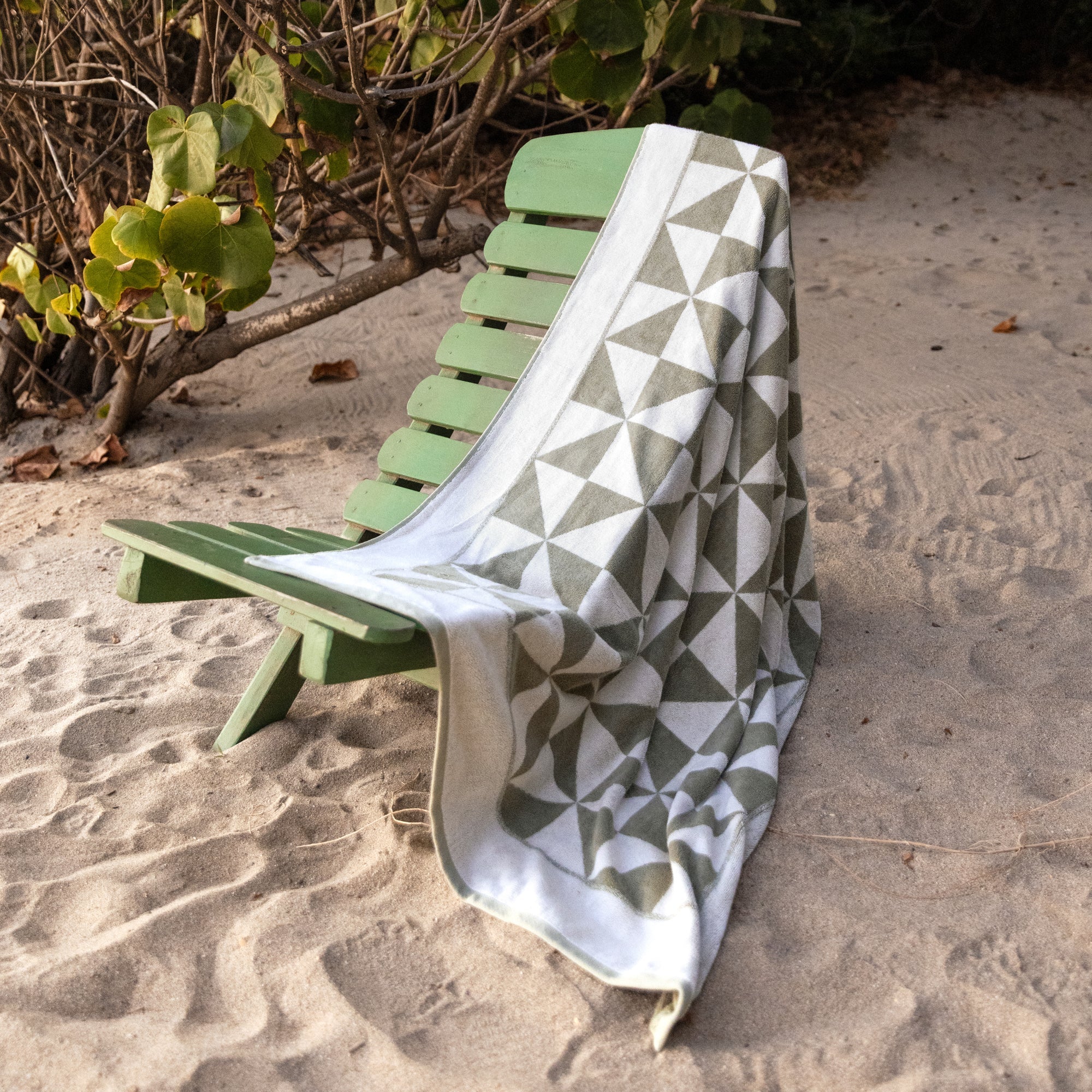 Plush Umbra Australian cotton towels with triangular print